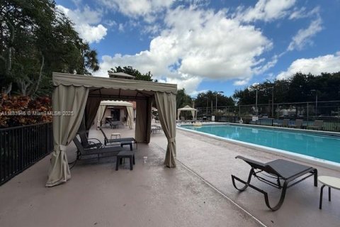 Condo in Plantation, Florida, 1 bedroom  № 1930714 - photo 12