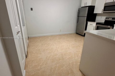 Condo in Plantation, Florida, 1 bedroom  № 1930714 - photo 4