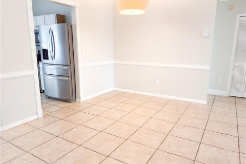 Villa ou maison à louer à Orlando, Floride: 3 chambres, 115.48 m2 № 2411617 - photo 5