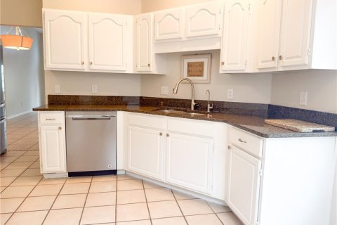 Villa ou maison à louer à Orlando, Floride: 3 chambres, 115.48 m2 № 2411617 - photo 10