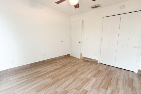 Villa ou maison à louer à Orlando, Floride: 3 chambres, 115.48 m2 № 2411617 - photo 12