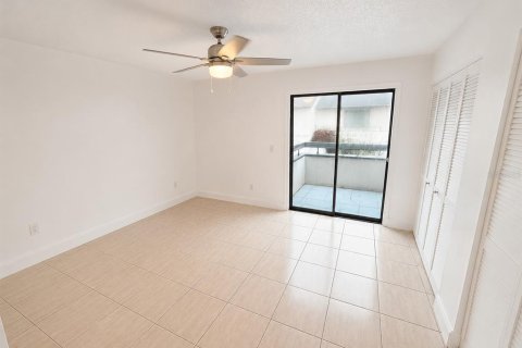 Touwnhouse à vendre à Kissimmee, Floride: 2 chambres, 101.08 m2 № 2209068 - photo 10