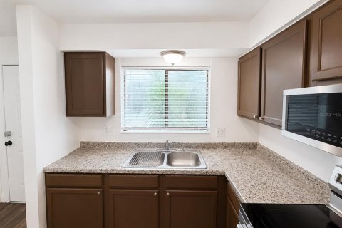Touwnhouse à vendre à Kissimmee, Floride: 2 chambres, 101.08 m2 № 2209068 - photo 3