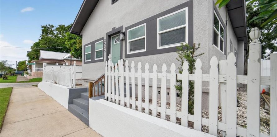 Casa en Tampa, Florida 3 dormitorios, 178.84 m2 № 2283948