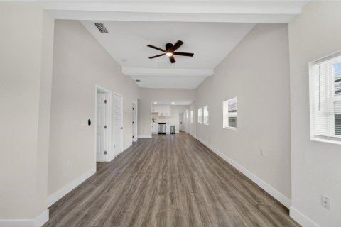 Casa en alquiler en Tampa, Florida, 3 dormitorios, 178.84 m2 № 2283948 - foto 6