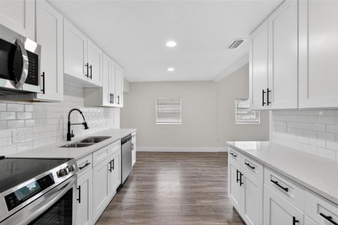 Casa en alquiler en Tampa, Florida, 3 dormitorios, 178.84 m2 № 2283948 - foto 17