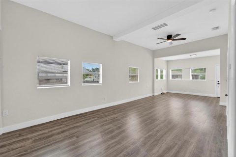 Casa en alquiler en Tampa, Florida, 3 dormitorios, 178.84 m2 № 2283948 - foto 9
