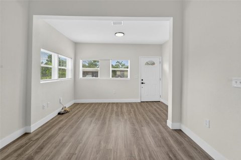 Casa en alquiler en Tampa, Florida, 3 dormitorios, 178.84 m2 № 2283948 - foto 3