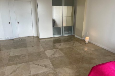 Condo in Sunny Isles Beach, Florida, 3 bedrooms № 1989257 - photo 10