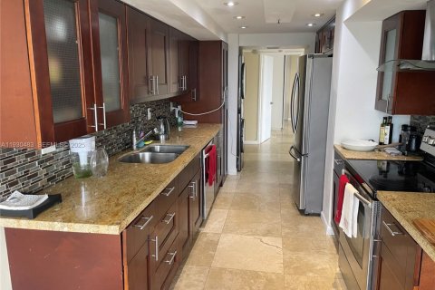 Condo in Sunny Isles Beach, Florida, 3 bedrooms № 1989257 - photo 6