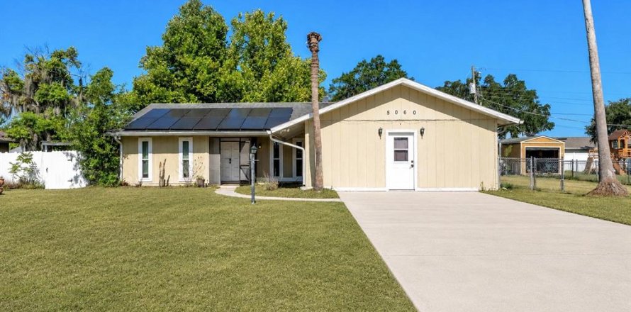 House in Mulberry, Florida 3 bedrooms, 181.62 sq.m. № 2235578