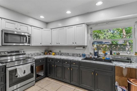 House in Mulberry, Florida 3 bedrooms, 181.62 sq.m. № 2235578 - photo 7