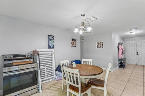 House in Mulberry, Florida 3 bedrooms, 181.62 sq.m. № 2235578 - photo 8