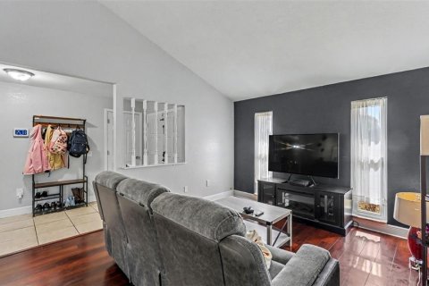 House in Mulberry, Florida 3 bedrooms, 181.62 sq.m. № 2235578 - photo 3