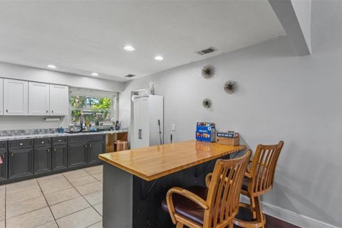 House in Mulberry, Florida 3 bedrooms, 181.62 sq.m. № 2235578 - photo 5