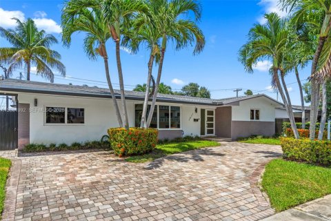 Villa ou maison à vendre à North Miami Beach, Floride: 3 chambres, 194.44 m2 № 2177655 - photo 3
