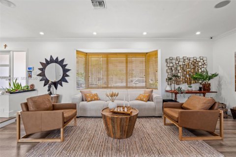 Villa ou maison à vendre à North Miami Beach, Floride: 3 chambres, 194.44 m2 № 2177655 - photo 10