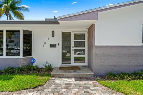 Villa ou maison à vendre à North Miami Beach, Floride: 3 chambres, 194.44 m2 № 2177655 - photo 5