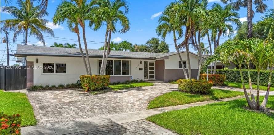 Villa ou maison à North Miami Beach, Floride 3 chambres, 194.44 m2 № 2177655