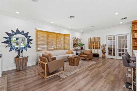 Villa ou maison à vendre à North Miami Beach, Floride: 3 chambres, 194.44 m2 № 2177655 - photo 9