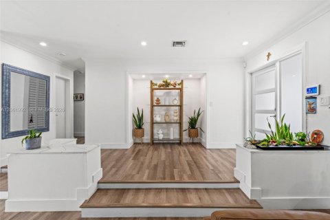 Villa ou maison à vendre à North Miami Beach, Floride: 3 chambres, 194.44 m2 № 2177655 - photo 7