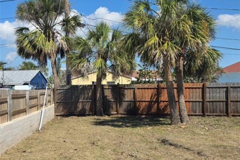 Land in Madeira Beach, Florida № 1617829 - photo 1