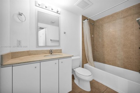 Condo in Miami, Florida, 1 bedroom  № 2049224 - photo 14