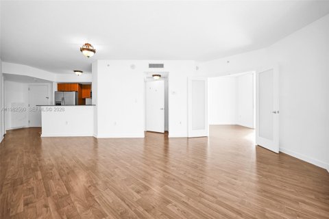 Condo in Miami, Florida, 1 bedroom  № 2049224 - photo 7