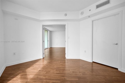 Condo in Miami, Florida, 1 bedroom  № 2049224 - photo 13