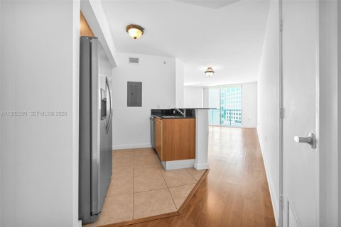 Condo in Miami, Florida, 1 bedroom  № 2049224 - photo 10