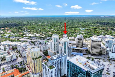 Condo in Miami, Florida, 1 bedroom  № 2049224 - photo 2