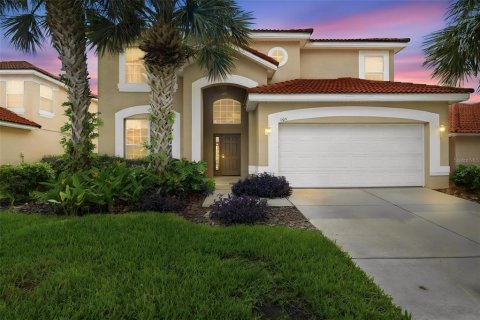 House in Davenport, Florida 6 bedrooms, 257.43 sq.m. № 2308361
