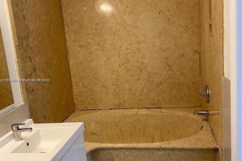 Condo in Boynton Beach, Florida, 2 bedrooms  № 1933722 - photo 9