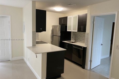 Condo in Boynton Beach, Florida, 2 bedrooms  № 1933722 - photo 1