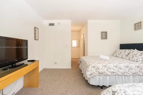 Condo in Sunny Isles Beach, Florida, 1 bedroom  № 1937859 - photo 10