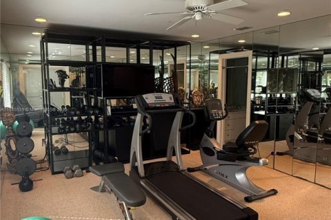 Casa en venta en Miami, Florida, 4 dormitorios, 437.48 m2 № 1999838 - foto 11