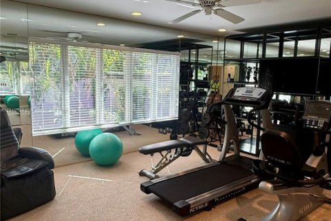 Casa en venta en Miami, Florida, 4 dormitorios, 437.48 m2 № 1999838 - foto 10