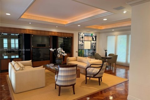 Casa en venta en Miami, Florida, 4 dormitorios, 437.48 m2 № 1999838 - foto 17