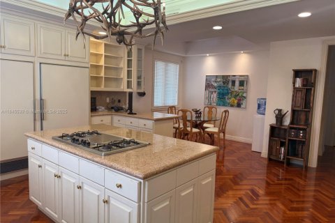 Casa en venta en Miami, Florida, 4 dormitorios, 437.48 m2 № 1999838 - foto 24