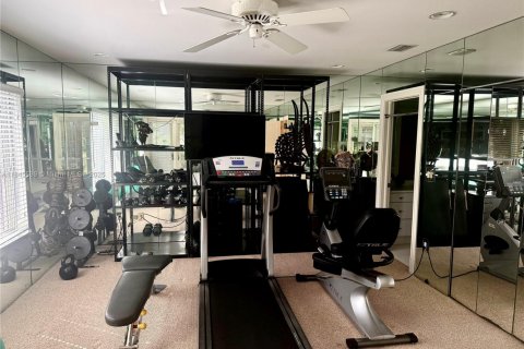 Casa en venta en Miami, Florida, 4 dormitorios, 437.48 m2 № 1999838 - foto 12