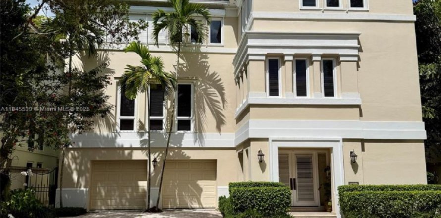 Casa en Miami, Florida 4 dormitorios, 437.48 m2 № 1999838