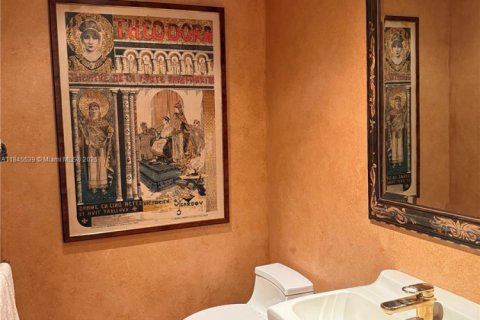 Casa en venta en Miami, Florida, 4 dormitorios, 437.48 m2 № 1999838 - foto 20