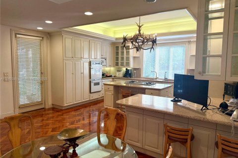 Casa en venta en Miami, Florida, 4 dormitorios, 437.48 m2 № 1999838 - foto 23