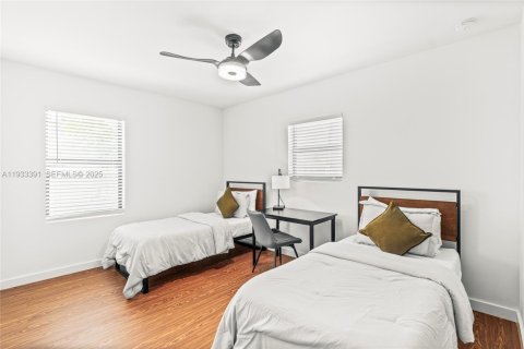 Casa en alquiler en Miami, Florida, 3 dormitorios, 108.7 m2 № 1991397 - foto 16
