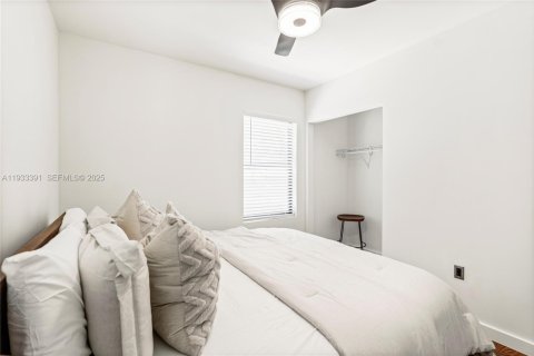 Casa en alquiler en Miami, Florida, 3 dormitorios, 108.7 m2 № 1991397 - foto 22
