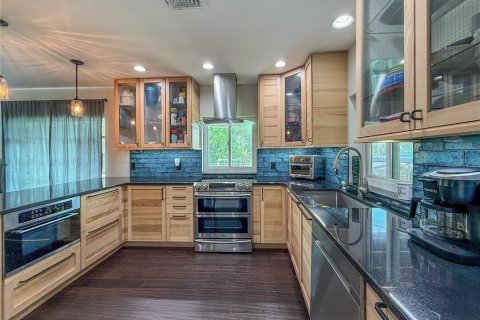 Villa ou maison à vendre à Sarasota, Floride: 2 chambres, 130.34 m2 № 2097846 - photo 9