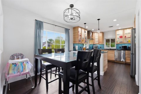 Villa ou maison à vendre à Sarasota, Floride: 2 chambres, 130.34 m2 № 2097846 - photo 25