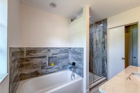 Villa ou maison à vendre à Sarasota, Floride: 2 chambres, 130.34 m2 № 2097846 - photo 17