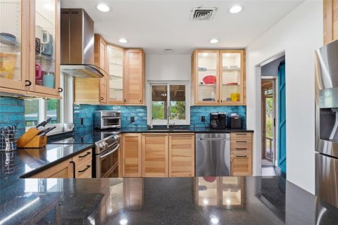 Villa ou maison à vendre à Sarasota, Floride: 2 chambres, 130.34 m2 № 2097846 - photo 6