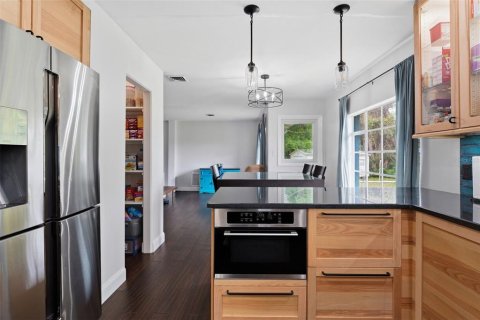 Villa ou maison à vendre à Sarasota, Floride: 2 chambres, 130.34 m2 № 2097846 - photo 11